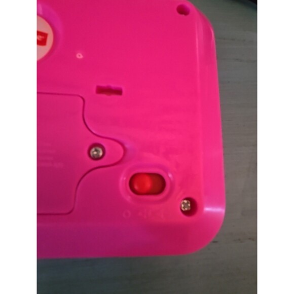 Fisher-Price Laugh & Learn Smart Stages Tablet with 3x AAA Batteries Included - Picture 3 of 5